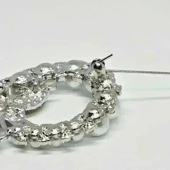 NWOT Beautiful Faux Pearl Round Brooch - Picture 3 of 5